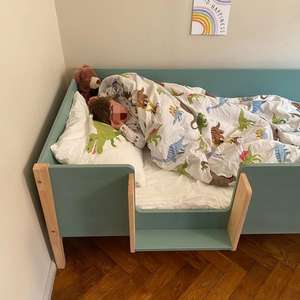 Cama para niños pequeños Montessori con listones, cama de plataforma de madera y cama de suelo, diseño elegante para niños más pequeños - Product Image 6