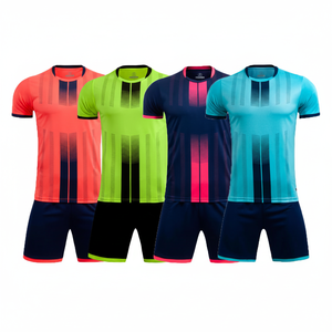 Uniforme de football confortable fabriqué par des professionnels, uniforme de football de produit très demandé pour les hommes - Product Image 1