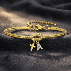 Nuovo Prodotto Creativo: Bracciale a Catena in Acciaio Inossidabile con Nodo, Charm a Croce e Perline Dorate con Lettere per <span class=keywords><strong>l</strong></span>'Amicizia - Product Image 1
