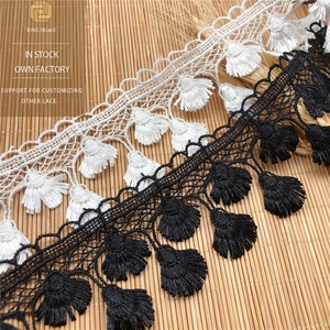 Ventilatore con imbracatura in pizzo ricamato a singolo lato in poliestere codice a barre bianco e nero in pizzo in pizzo - Product Image 1