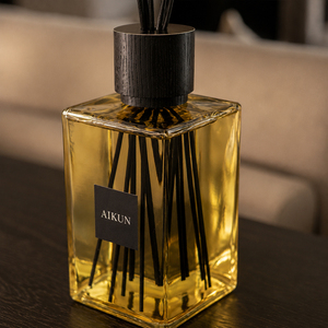 Aikun Large Capacity Amber Square Glass <b>Reed</b> <b>Diffuser</b> Set with Black Rattan Sticks for Home Hotel Spa Gift Set Wholesale OEM - Product Image 2