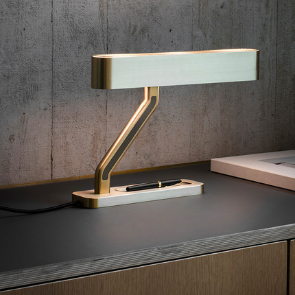 Modern Copper Postmodern Table Lamp Luxury Art Deco Reading Lamp with Electric Power Supply for Club or Bar
