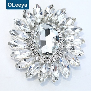 Corsages en strass à coudre en gros avec base argentée, appliques à coudre pour vêtements et robes - Product Image 2