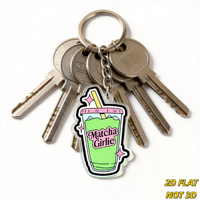 Porte-clés en acrylique mignon Matcha Girlie, design boisson glacée avec couvercle rose et paille, détails scintillants, accessoire esthétique charmant