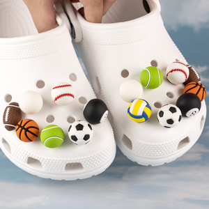 Nouveaux styles en promotion : Breloques 3D en PVC pour chaussures, motifs fusée de transport, tennis, <span class=keywords><strong>basketball</strong></span>, sabots, boucles et football, vente en gros - Product Image 4