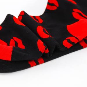 Chaussettes de sport mi-mollet tendance printemps/été pour hommes et femmes, motif rouge à lèvres, vente en gros - Product Image 3