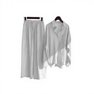 <span class=keywords><strong>Completo</strong></span> Estivo 2025 da <span class=keywords><strong>Donna</strong></span> in Stile Retrò: Camicia Oversize in Cotone e <span class=keywords><strong>Lino</strong></span> con Pantaloni Lunghi a Vita Alta - Product Image 3