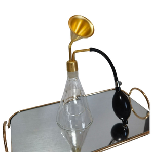 Flacon de parfum de luxe personnalisé, double couche de verre, détails en laiton, style Art Déco, pour bureau/mural, marques haut de gamme - Product Image 4