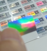 Etiqueta Adhesiva Personalizada de Seguridad Anti-falsificación con Código QR Variable, Grabado Láser Holográfico Plateado y Dorado, Efecto Arcoíris