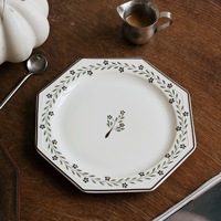 Assiette à dessert ronde en céramique, motif rétro en relief de plantes et petites fleurs, compatible micro-ondes, design vintage de luxe léger