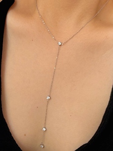 قلادة Clioro العصرية للبيع بالجملة من الفولاذ المقاوم للصدأ قلادة لامعة بسيطة من الزركون على شكل حرف Y للنساء - Product Image 3