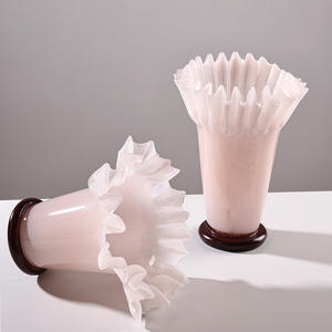 Vase en verre plissé à large ouverture Morandi, décorations douces et créatives pour la maison, vase de table haut pour salle à manger, mariage, salon - Product Image 4