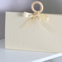 Kreative Champagner-Handtasche Elegante Umweltfreundliche Luxus-Geschenkbox Verpackung Dreieckige Hochzeits-Süßigkeitentasche Beutel Tragbare Kerzenhülle