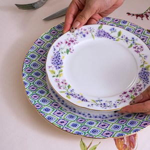 Juego de Platos de Porcelana China - Juego de Dos Platos de Cena con Diseño Floral Lila - Product Image 3
