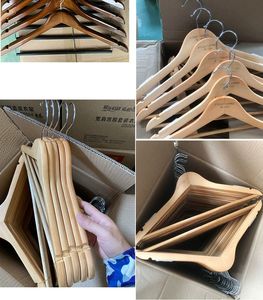 10 Pack appendiabiti in legno naturale barra antiscivolo in metallo per camicie giacche <span class=keywords><strong>abiti</strong></span> pantaloni-Vintage soggiorno in legno appendiabiti - Product Image 6