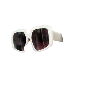 Gafas de Sol con Marco de Diseño Moderno Retro 2023, Gafas de Sol de Alta Calidad para Fiestas, con Forma Irregular, Precio Bajo - Product Image 4