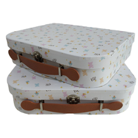 Boîte à valise en carton kraft petite et mignonne avec poignée en PU, gaufrage personnalisé, fabrication artisanale, emballage pour biberon de bébé pour les petites entreprises