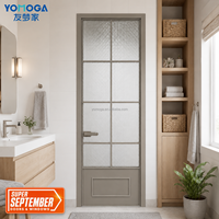 Puerta de Baño de Vidrio Estriado con Rejilla de Aluminio para Proyectos Comerciales de Baños