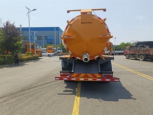 Très demandé : Camion d'aspiration et de déboucheur de canalisations – Vente directe - Product Image 4