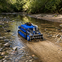 Peralatan Pembersih Tahan Air Beroda dengan Mesin dan Pompa untuk Penghapusan Lumpur Dasar Danau dan Robot Pengeruk Sampah Air