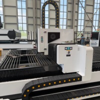 Machine de découpe laser à fibre CNC pour tôles métalliques, source laser Raycus, plateforme unique, modèles 8025, 6025, 4020, 3015, avec rail linéaire Hiwin