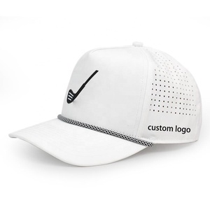 Gorras de golf impermeables de secado rápido de 5 paneles personalizadas, gorra Snapback ajustable Lazer con agujero perforado, gorra de golf azul marino con escritura lateral - Product Image 3