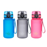 Bouteille d'eau potable réutilisable de jus de fruits en plastique Tritan sans BPA de 12oz conçue sur mesure pour l'école des enfants