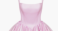 Robe de soirée courte en satin à fines bretelles, coupe trapèze, élégante et légère, avec taille cintrée, idéale pour les invitées de mariage estivales