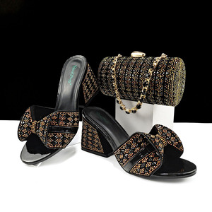 Set di <span class=keywords><strong>Scarpe</strong></span> e Borse <span class=keywords><strong>Eleganti</strong></span> Italiane <span class=keywords><strong>Blu</strong></span> Tendenza Estate 2025 per Donne, Ciabatte con Tacco Alto e Borsa Cilindrica con Strass, Abiti da Cerimonia 2025 - Product Image 6