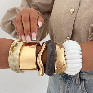 Brazalete de Moda con Diseño Geométrico Irregular de Metal y Resina para Mujer, Brazalete Apilable para Fiesta, Joyería de Moda - Product Image 1