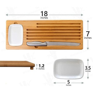 Planche à découper en bambou 45,5x17,7cm avec plateau à sauce et porte-couteau pour la découpe du pain à la manière européenne - Product Image 2
