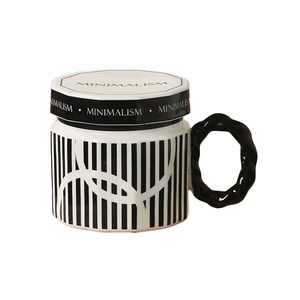 Tasse créative tendance au design élégant, en céramique délicate avec couvercle, tasse à boisson au style raffiné, tasse à café simple noire et blanche - Product Image 1