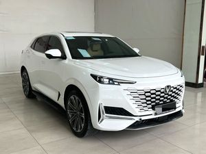 Changan UNI-K 2024 2.0T 4x2 Édition Voyage Mondial 5 places Essence SUV R21 Conduite à Gauche Basique Automatique d'Occasion - Meilleures Ventes - Product Image 2