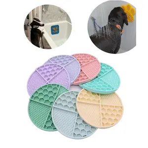 Custom Logo Slower Feeder Silicone Anxiety Relief dog Cat Peanut Butter food treat lick mat Pad p sucker with Suction Cu