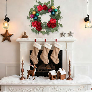 Guirnalda de Flores de Eucalipto Ecológica de 19.69 Pulgadas con Bolas Artificiales, Decoración Navideña para Interiores, Puerta Principal y Pared, Estilo Tradicional - Product Image 5