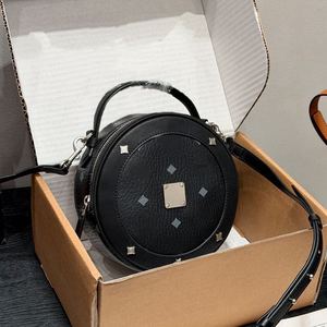 Großhandel Runde Crossbody-Gürteltasche mit Goldfarbenen Beschlägen & Nieten, Fabriklieferung mit Individuellem Logo - Product Image 2