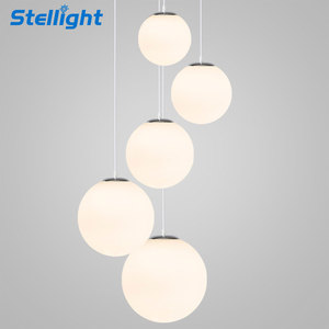 <span class=keywords><strong>2025</strong></span> bán buôn hiện đại trần <span class=keywords><strong>LED</strong></span> cạnh giường ngủ tiệc Đèn chùm quả bóng thủy tinh vòng treo đèn Mặt dây chuyền cho ngôi nhà - Product Image 4