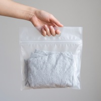 Sacs de courses avec logos, tailles variées, poignée découpée en PP, sac à fermeture éclair, sac refermable multi-spécifications en CPE, OPP, PE pour vêtements
