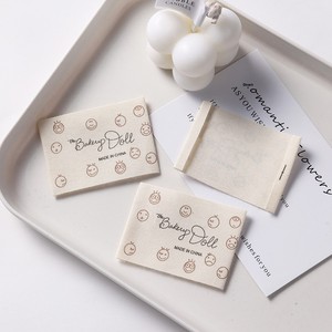 Etiquetas Rectangulares de PET Tejido al por Mayor para Ropa de Muñecas, Estilo Coreano, con Patrón de Sonrisa Dorada Impresa, Logotipo Personalizado, Color/Talla - Product Image 5