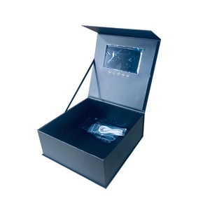 Caja de regalo de cartón negro hecha a mano Pantalla LCD de 7 pulgadas Video personalizado para compras de aniversario de cumpleaños Fines promocionales - Product Image 1