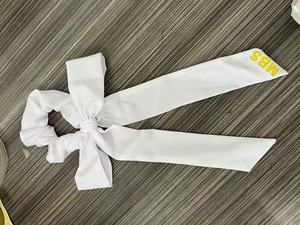 ยางรัดผมโยคะแบบมีริบบิ้นยาวสำหรับผู้หญิง ผ้าชีฟองเนื้อนุ่ม พร้อมโบว์ผูกผม ยางรัดผมแบบยืดหยุ่น พิมพ์โลโก้ได้ - Product Image 5