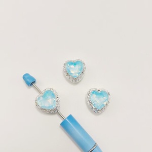 Perles en forme de cœur en diamant coloré avec trous droits pour la fabrication de colliers DIY, accessoires de bijoux, en alliage de zinc - Product Image 4