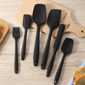 Juego de 6 Espátulas de Silicona Resistentes al Calor, Color Negro, Utensilios de Repostería Versátiles para el Hogar - Product Image 1