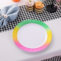 Assiettes en plastique garnies de couleur Xueli Vaisselle durable et recyclable de qualité alimentaire Vaisselle élégante pour les événements de restauration à la maison