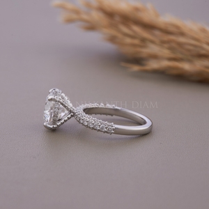 Bague en diamant de laboratoire taille ronde au design tendance, bijoux fins pour mariage et anniversaire, cadeau pour femme, provenant d'un fournisseur indien - Product Image 4