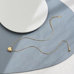 สร้อยคอแฟชั่นปี 2026 สไตล์มินิมอล ป้องกันการแพ้ ผลิตจากสแตนเลส 316L ชุบทอง 18K PVD รูปหัวใจ สำหรับผู้หญิง - Product Image 3