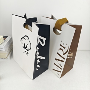 Sacchetti di <span class=keywords><strong>Carta</strong></span> Fustellati Personalizzati Versione Completa con Basso MOQ per Set Sportivi e Scarpe - Product Image 4