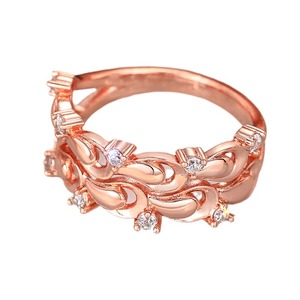 Anello in Oro Rosa con Diamanti T0094, Fede Nuziale da Donna con Diamante Sintetico Coltivato in Laboratorio, Taglio Brillante Rotondo, Colore G, Pietre Laterali - Product Image 5