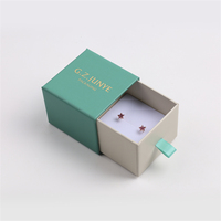 Boîtes cadeaux en papier personnalisées pour bijoux, style tendance, expédition rapide, emballage floral pour coques de téléphone, échantillons gratuits