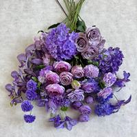 Fleurs artificielles de la série violette pour mariage - Arrangements au sol et de fond avec roses, lys, tulipes et hortensias